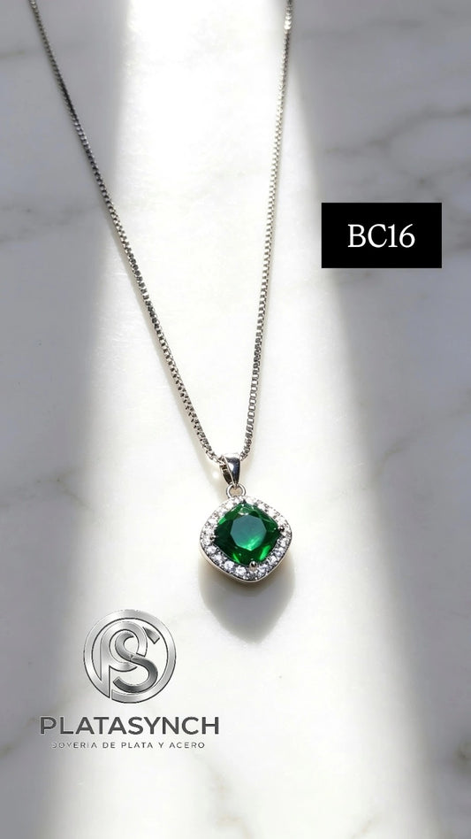 BC16 - Collar brass plateado dije cubico verde envuelto de circoneas cubicas