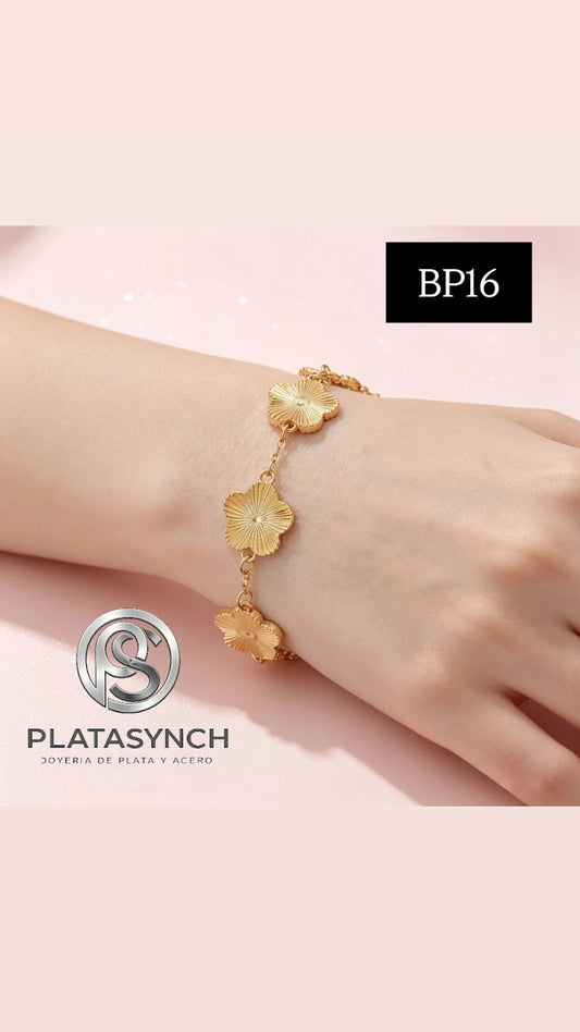 BP16 - Pulsera brass dorado Vanclif dorada