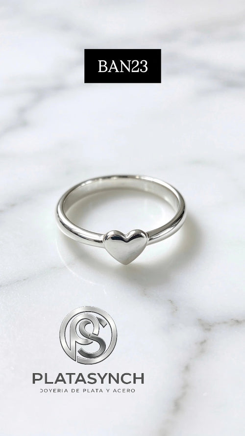 BAN23 - Anillo Brass plateado de corazon